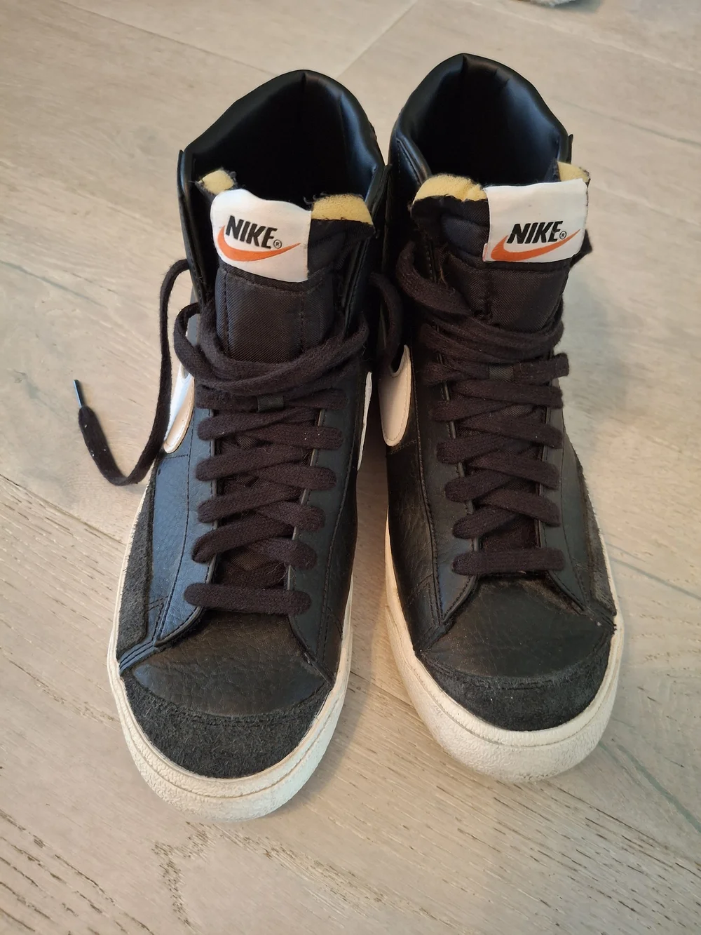 Nike Black High-Top Mid 77 Blazers Sneakers